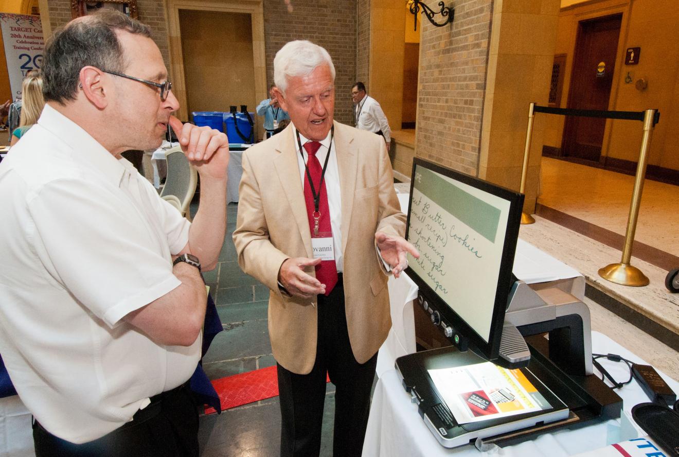 Demonstration of a Closed-Circuit TV (CCTV) Electronic Magnification Reading System for low vision users at USDA