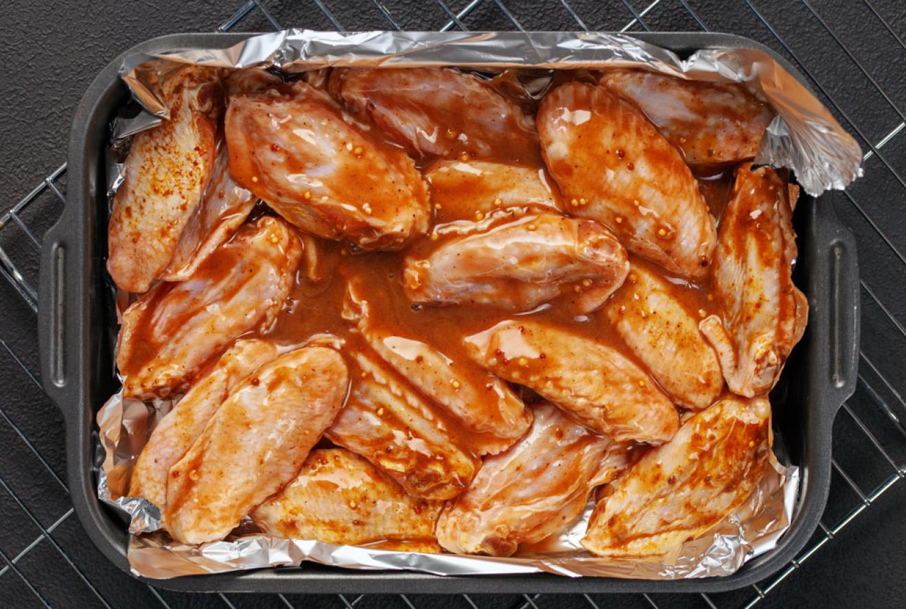 Marinating chicken wings