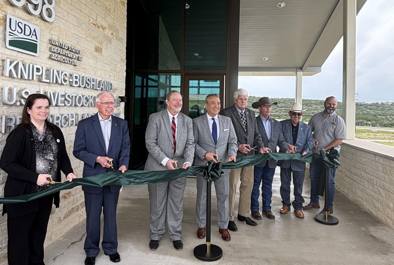 Ribbon-cutting at new lab